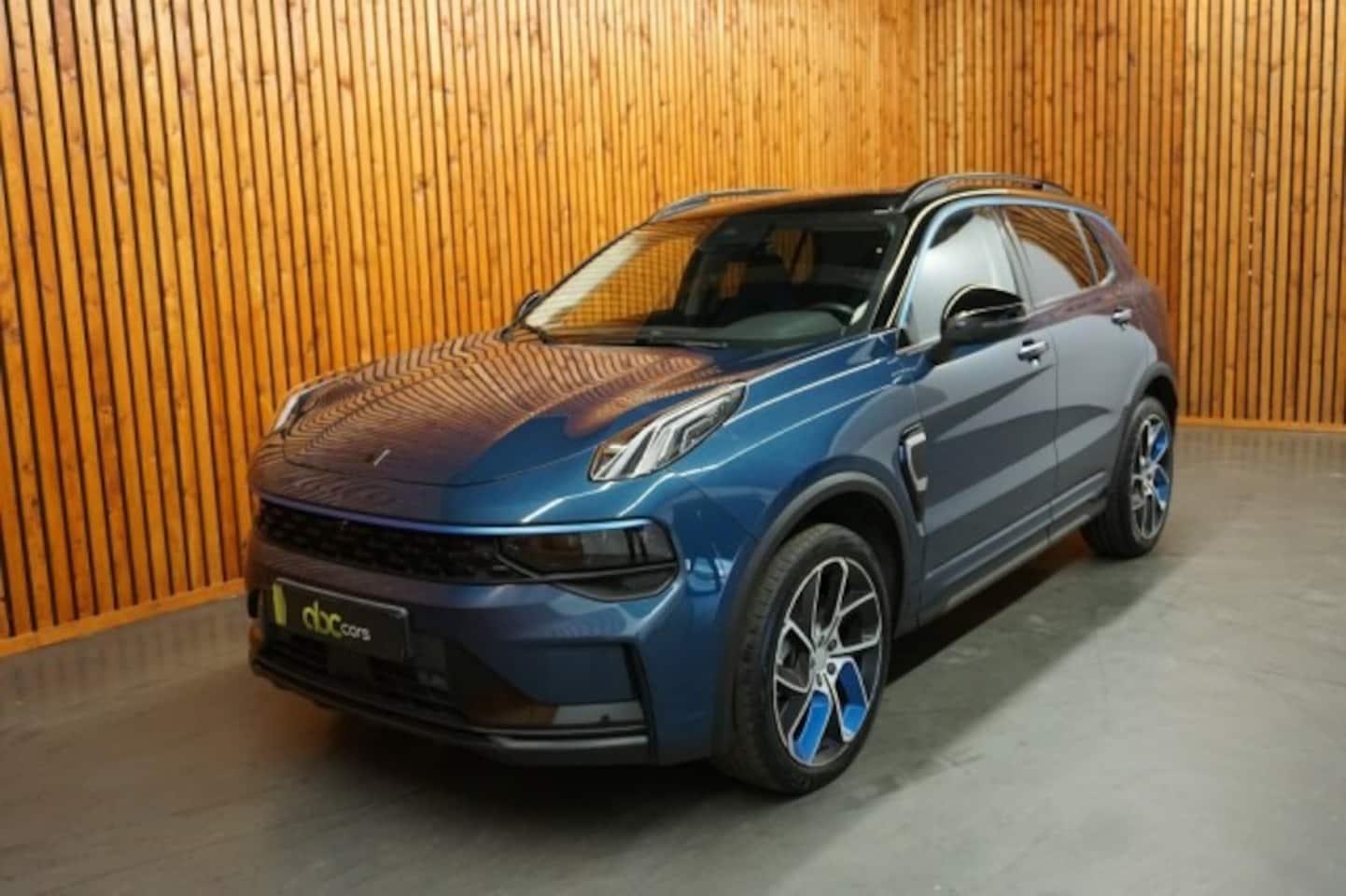 Lynk & Co 01 - 1.5 HYBRIDE AUTOMAAT/ MODEL 2023/ PANODAK/ VOL!! - AutoWereld.nl