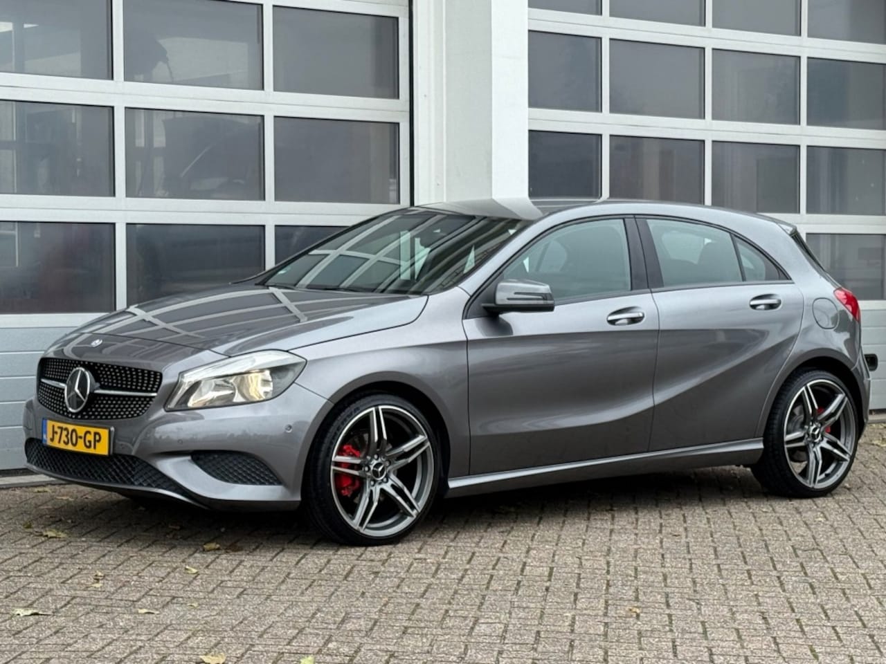 Mercedes-Benz 200-serie - A200 Ambition 156PK 6-Bak Navi Pdc Trekhaak Keurige auto! - AutoWereld.nl