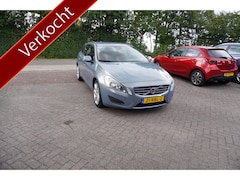 Volvo V60 - 1.6 T3 Kinetic TREKHAAK LEER CRUISE CLIMA NAVI