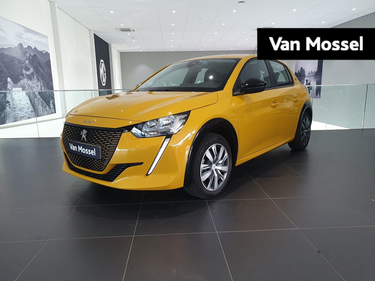 Peugeot e-208 - EV Active 50 kWh Yellow Edition | Climate control | Apple Carplay/Android Auto | Parkeerse - AutoWereld.nl
