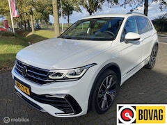 Volkswagen Tiguan - 1.4 TSI eHybrid 3 x R-Line I Leder | Camera I Trekhaak | Carplay