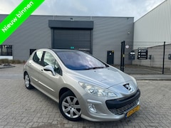 Peugeot 308 - 1.6 HDiF XT Panorama|Navigatie|Clima