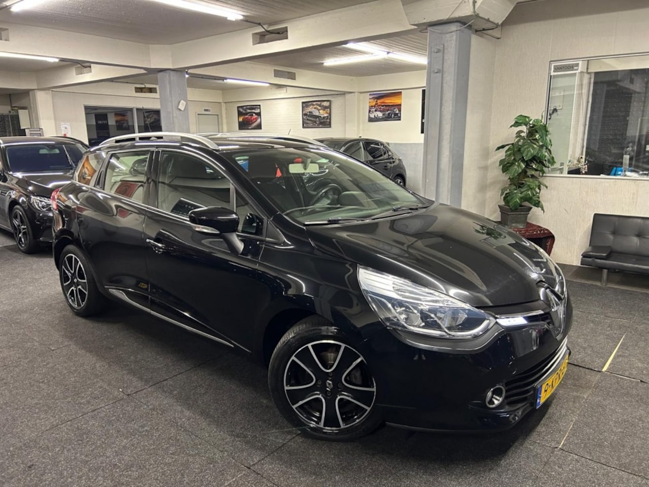 Renault Clio Estate - 0.9 TCe Expression*NAP*Airco*Navi*Velgen - AutoWereld.nl