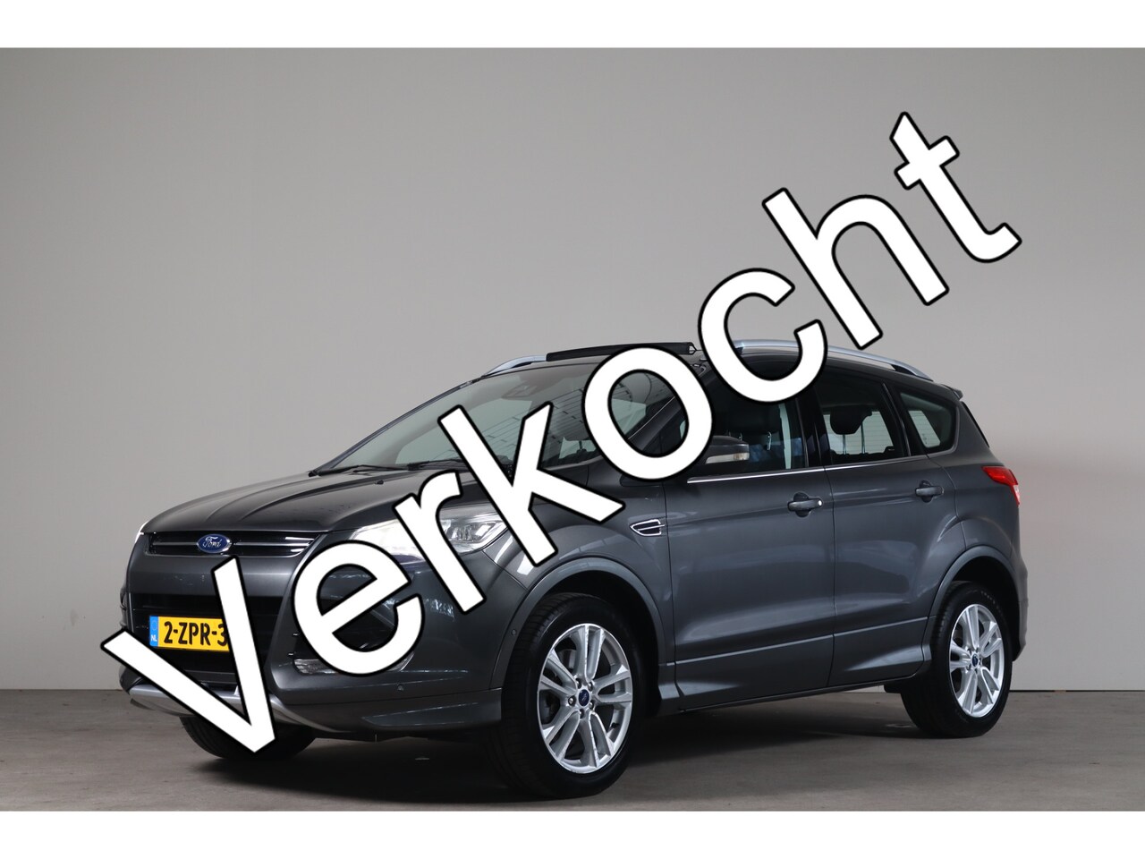 Ford Kuga - 1.5 Titanium Plus 4WD - NL- Auto!! Camera I Stoelverw I Pano - AutoWereld.nl