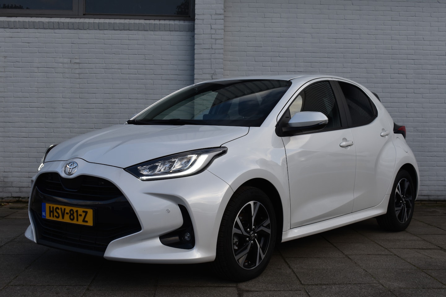 Toyota Yaris - 1.5 Hybrid 115 First Edition Limited Automaat 116pk | Parkeersensoren voor en achter | Dod - AutoWereld.nl