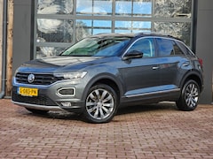 Volkswagen T-Roc - 1.5 TSI Sport Business R | Automaat | Trekhaak | Lane Assist | Blind Spot | LED | Navi | A