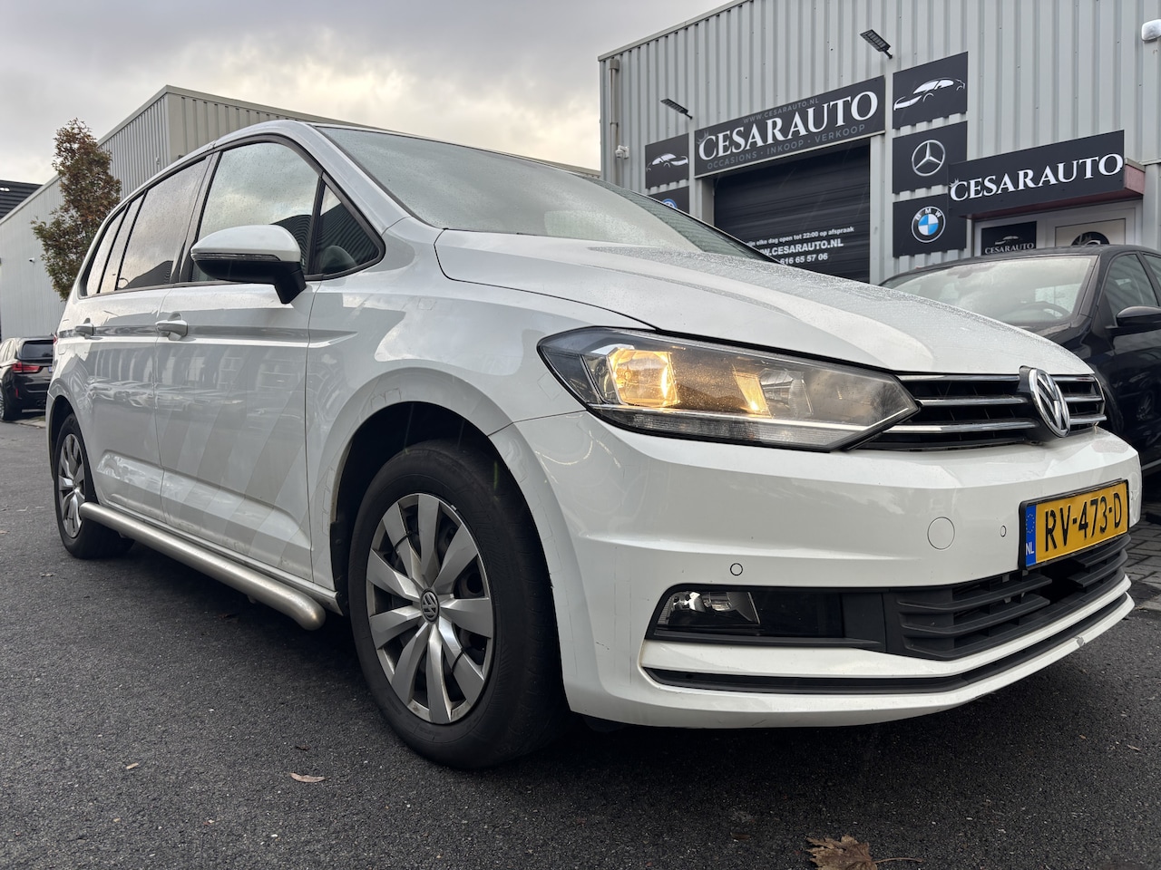 Volkswagen Touran - 2.0 TDI SCR AUTOMAAT / HONDENWAGEN - AutoWereld.nl