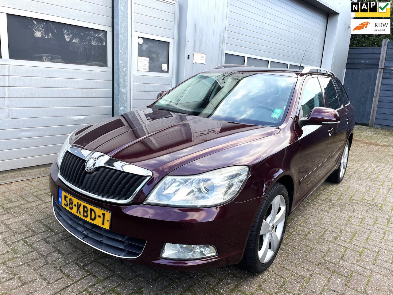 Skoda Octavia Combi - 1.8 TSI 160 PK-Leer-Clima-Cruis-Trekhaak - AutoWereld.nl