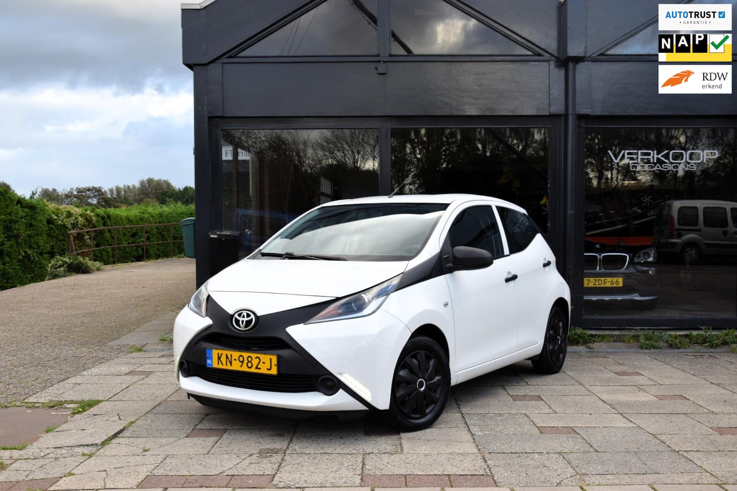 Toyota Aygo - 1.0 VVT-i x-now 1.0 VVT-i x-now - AutoWereld.nl