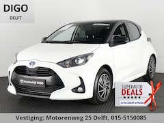 Toyota Yaris - 1.5 HYBRIDE BLACK & WHITE GARANTIE 3-2034 AUTOMAAT. CLOUD NAVI. SLECHTS 17.000 KM