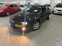 Alfa Romeo 159 - 2.2 JTS Business / AIRCO / RIJDT SCHAKELT GOED / NAP