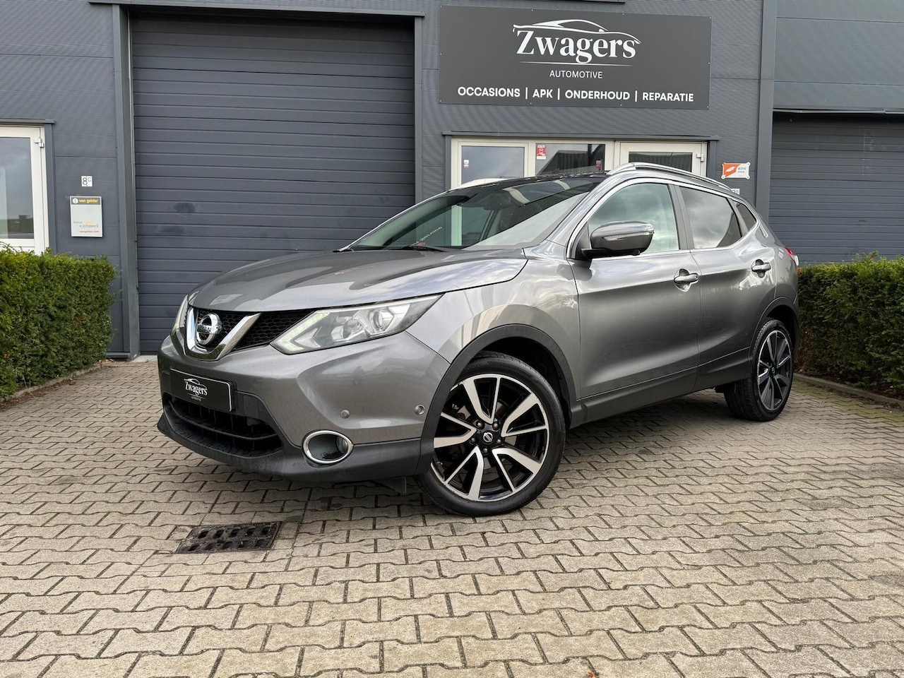 Nissan Qashqai - 1.2 Tekna|Pano|Navi|360°camera|Leder - AutoWereld.nl