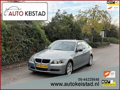BMW 3-serie - 320i AUTOMAAT CARPLAY/LEDER/CLIMA VELE OPTIES