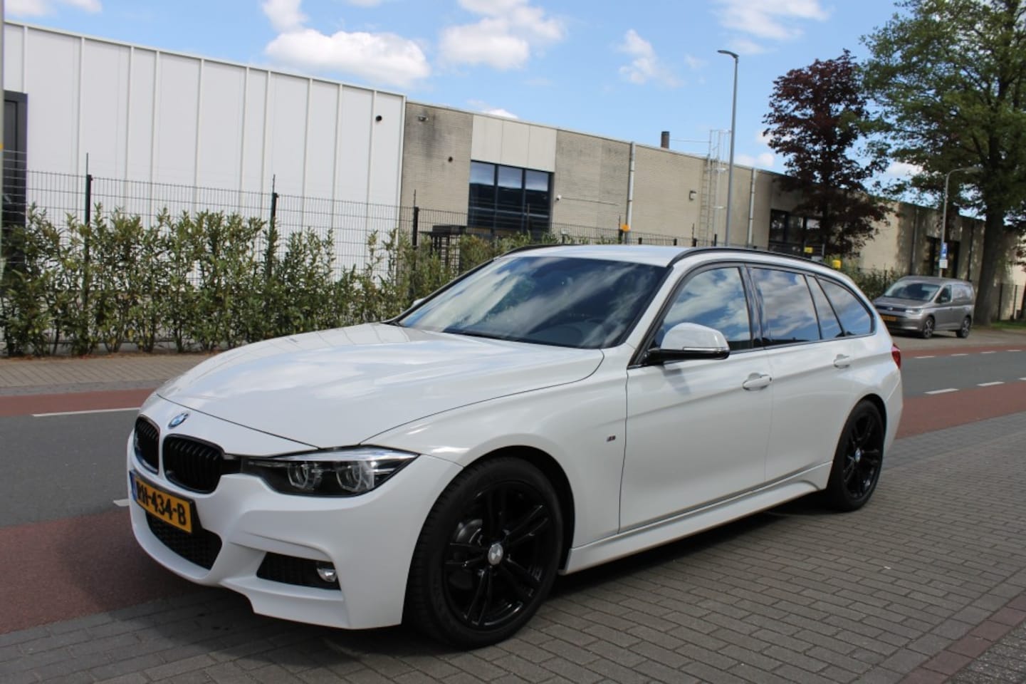 BMW 3-serie - 318i Executive M-Sport - AutoWereld.nl