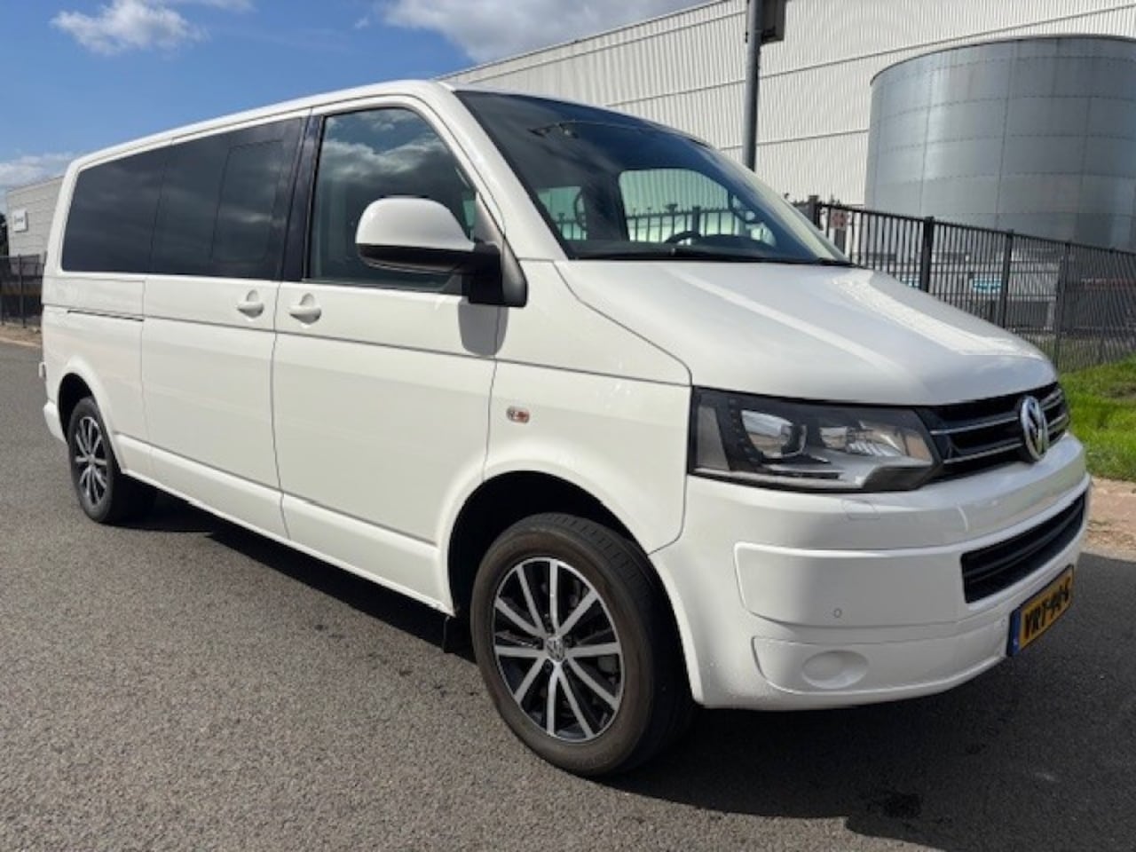 Volkswagen Transporter - 2.0 TDI BM L2H1 4Motion DC Budgetline 2.0 TDI BM L2H1 4Motion DC Budgetline - AutoWereld.nl