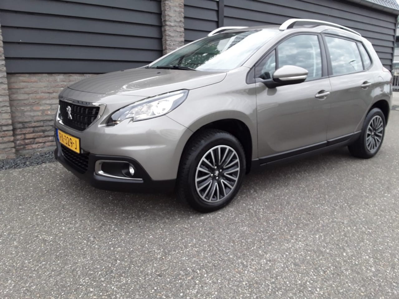 PEUGEOT 2008