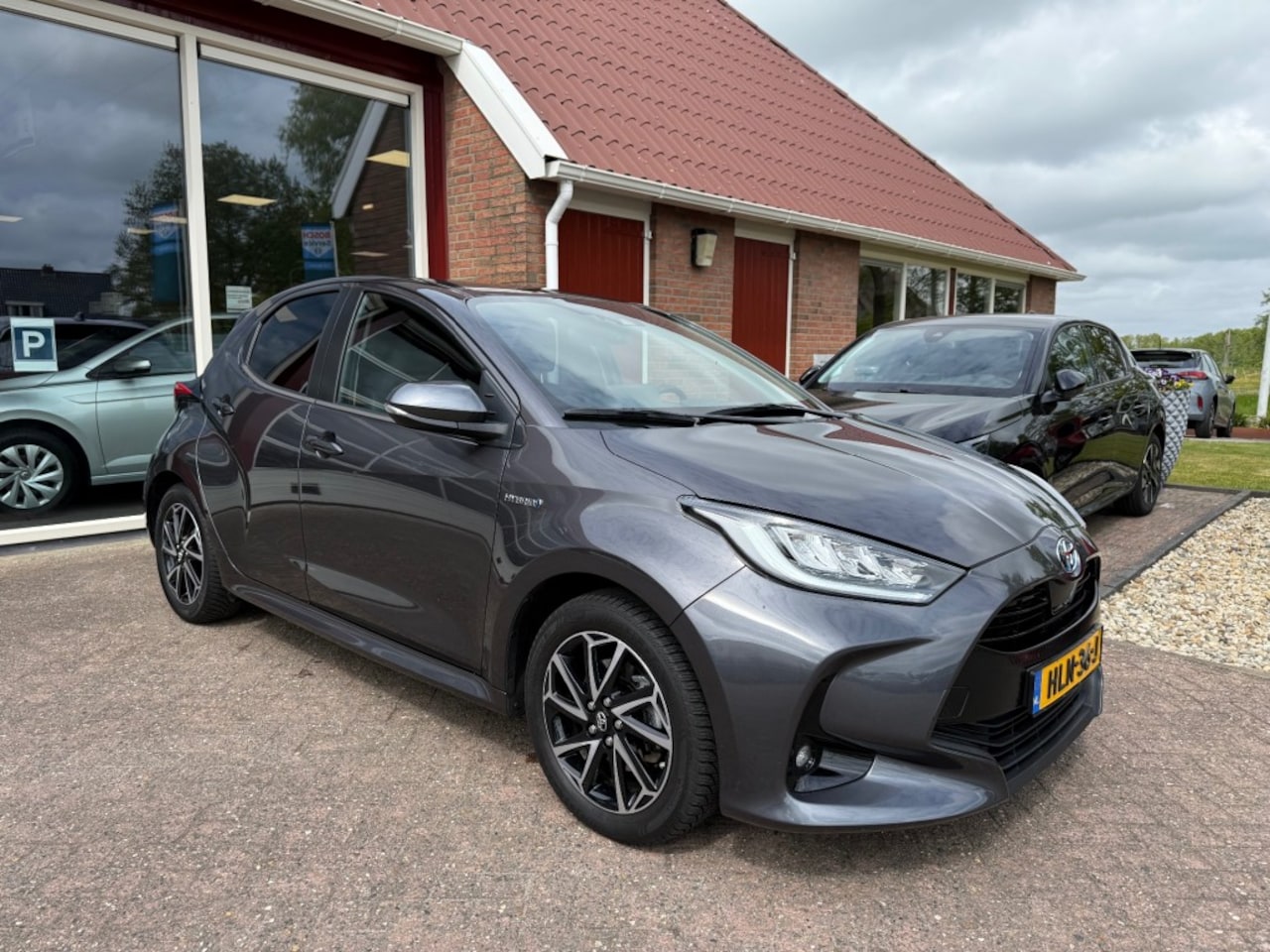 Toyota Yaris - 1.5 HYBRID 5-DRS DYNAMIC AUTOMAAT! - AutoWereld.nl