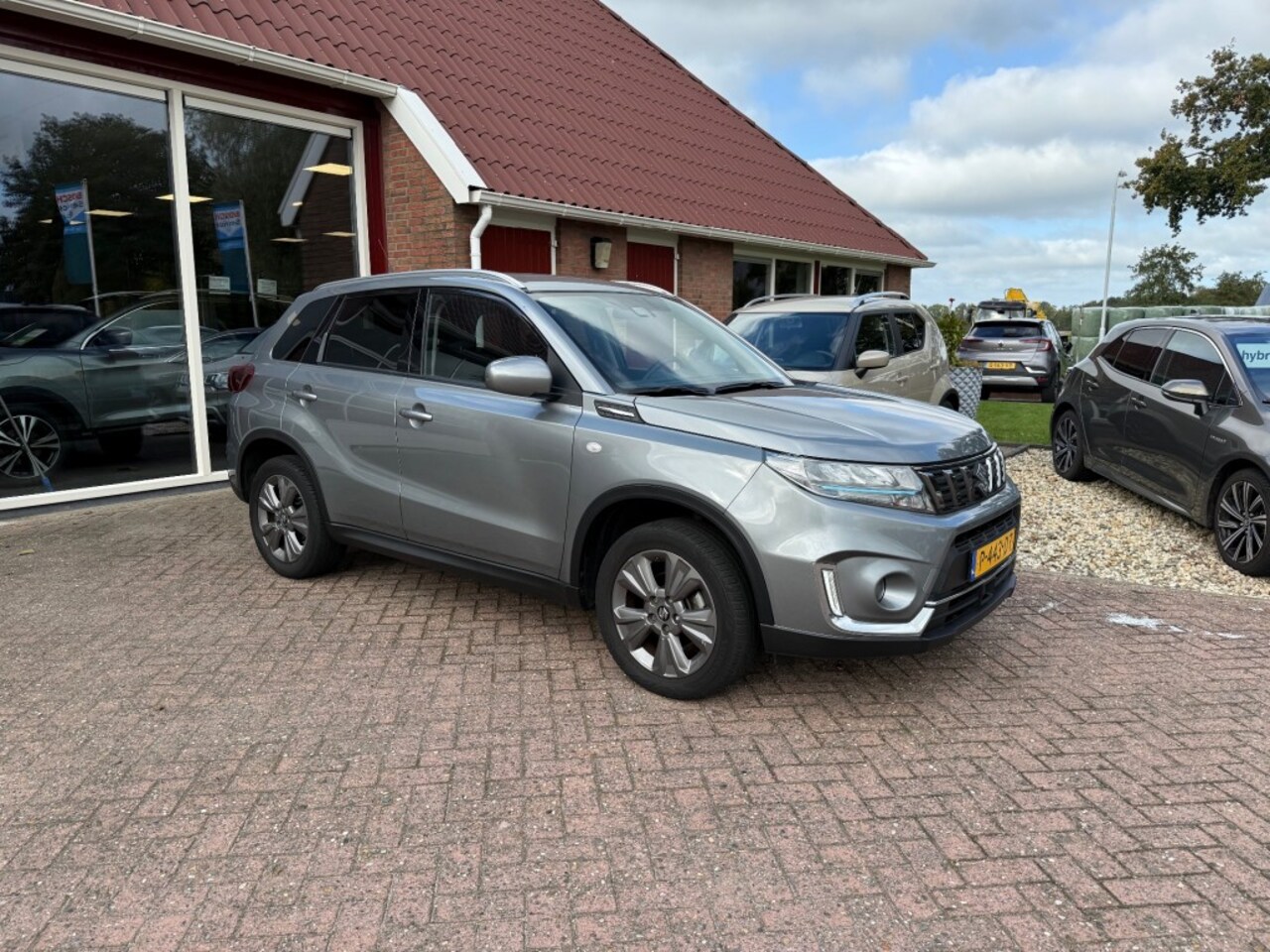 Suzuki Vitara - 1.4 BOOSTERJET SELECT SMART HYBRID CAMERA/ACC/NAVIGATIE - AutoWereld.nl