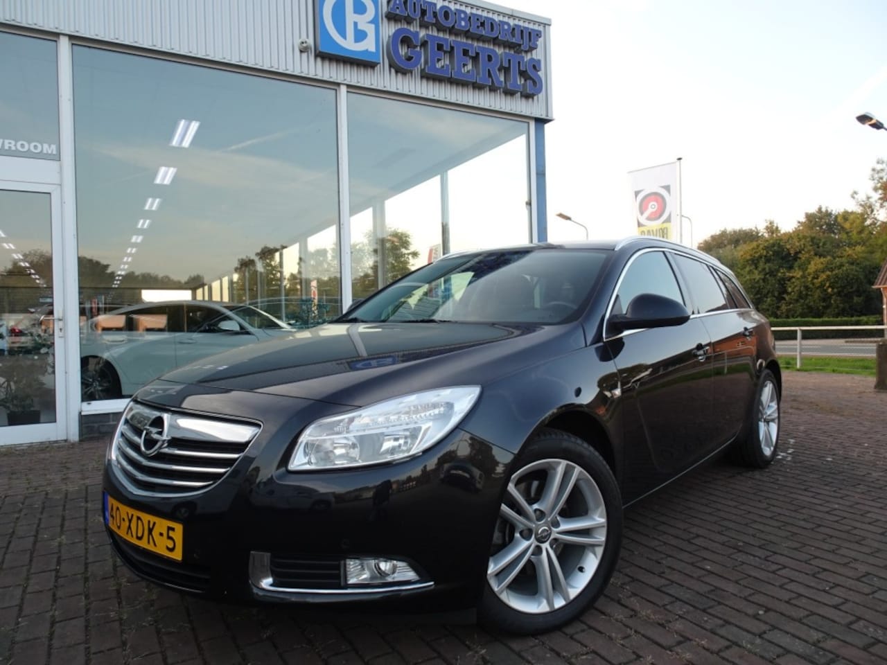Opel Insignia - 1.6 Turbo 180PK Cosmo Navi/18/PDC/Clima - AutoWereld.nl