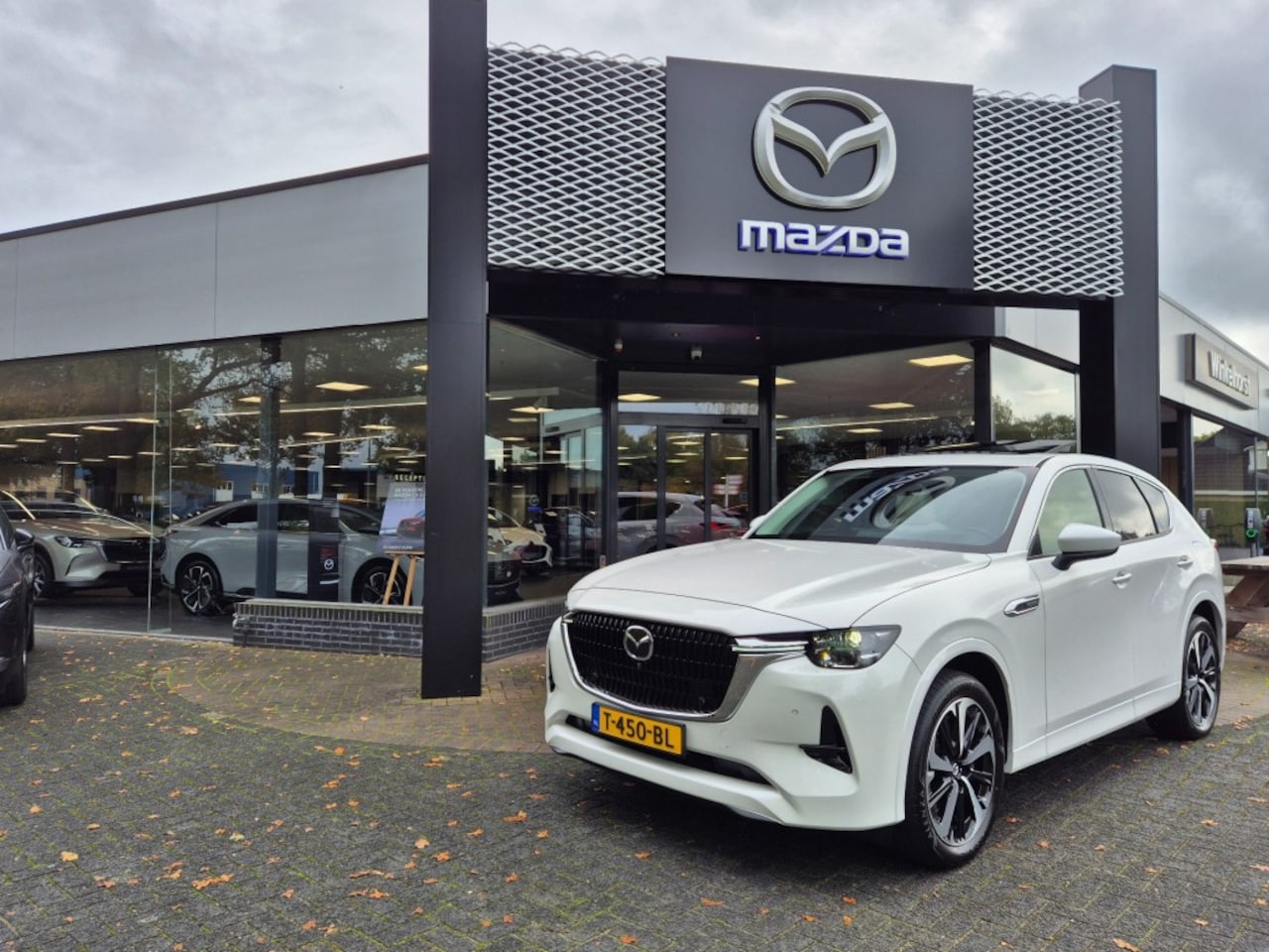 Mazda CX-60 - E- SKYACTIV- G 2.5 PHEV 327 8AT AWD TAKUMI CSen DAen P-PACK / Trekhaak - AutoWereld.nl