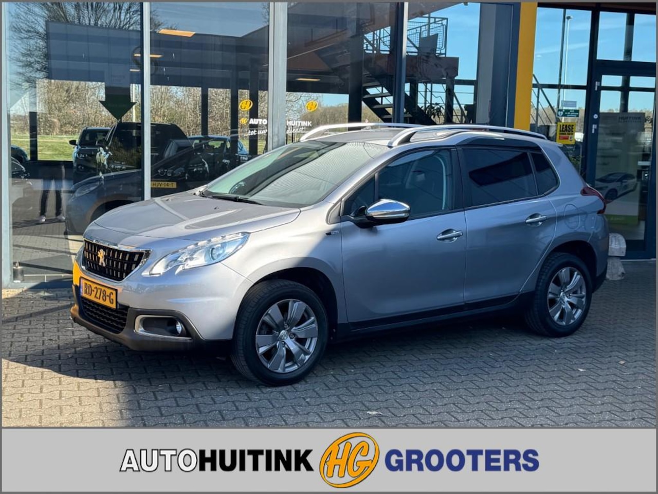 Peugeot 2008 - 1.2 PureTech Active - navi - sensoren - AutoWereld.nl