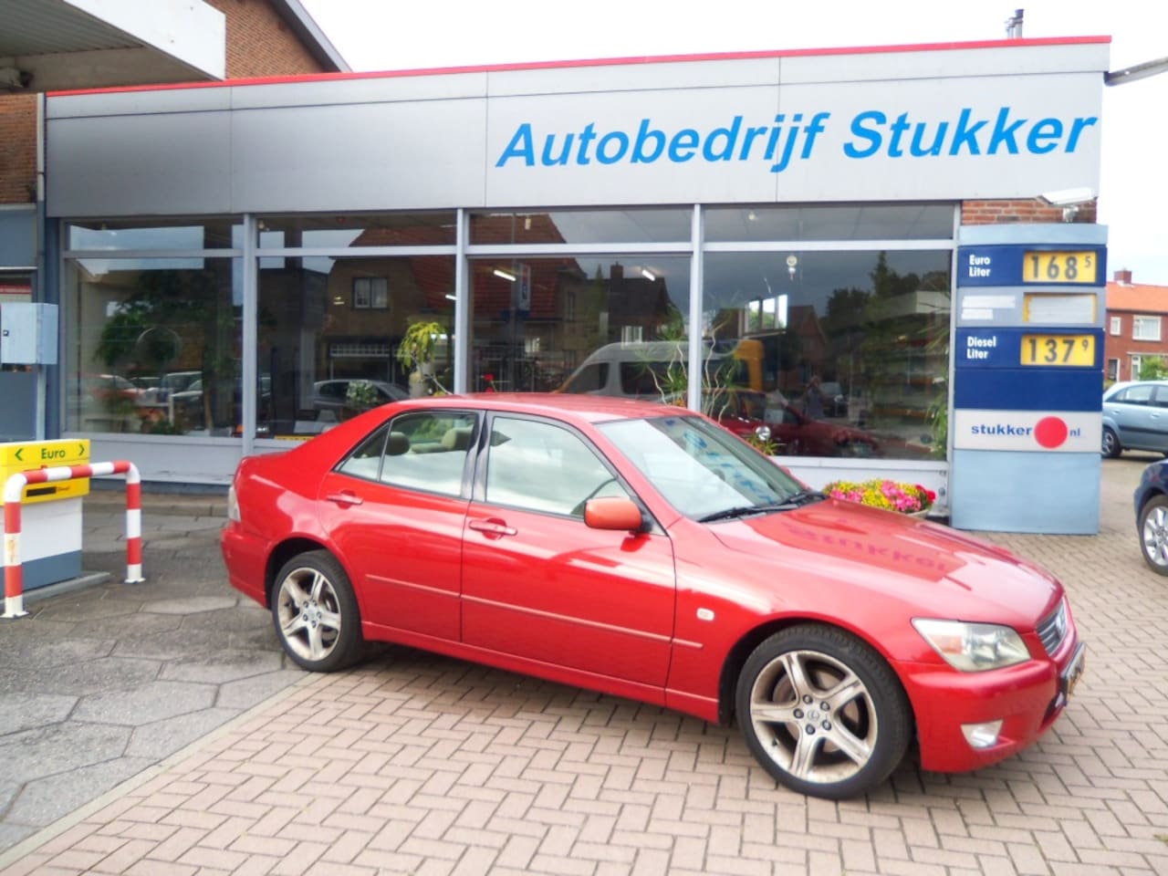 Lexus IS - 200 Automaat Leer/alcantara EXPORTPRIJS - AutoWereld.nl