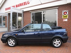 Volkswagen Golf - 1.8 Avantgarde
