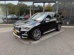 BMW X1 - sDrive20i 192pk High Exe, Pano, LED, Sportleer, HUD, NaviPro, Stoelverw, Clima, Cruise, Ca