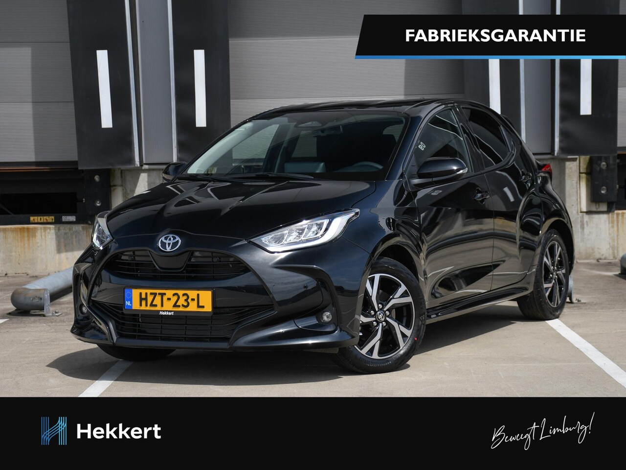 Toyota Yaris - Dynamic 1.5 Hybrid 115pk Automaat 16''LM | STOELVERW. VOOR | ADAPT. CRUISE | DAB | PDC + C - AutoWereld.nl
