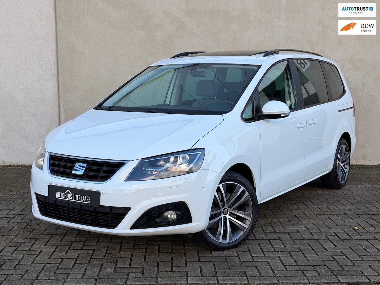 SEAT Alhambra - 2.0 TSI 7P Carplay Pano DSG 220PK Facelift Trekhaak - AutoWereld.nl