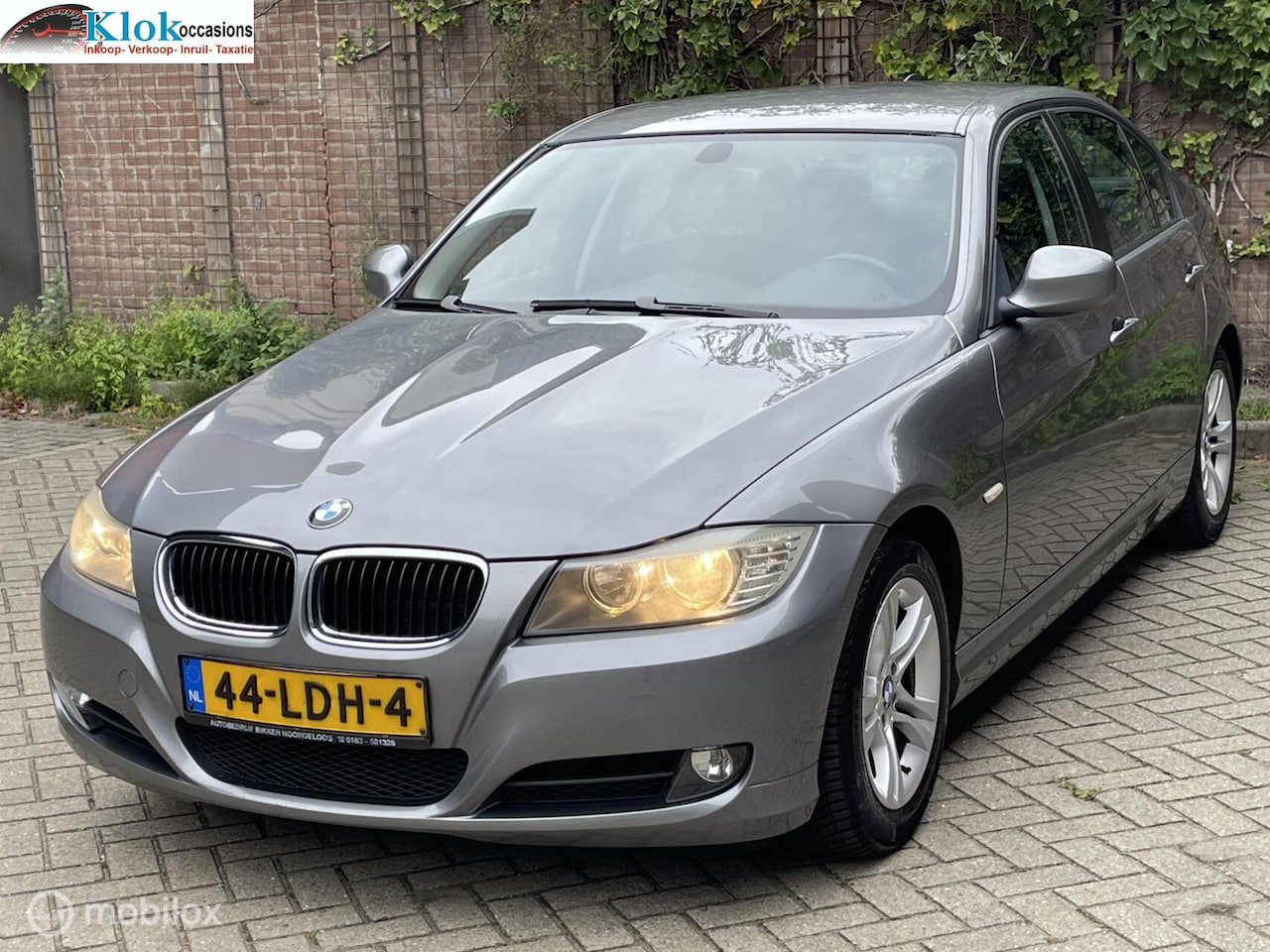 BMW 3-serie - 318i Business Line NAP Clima Cruise Navi Leer - AutoWereld.nl