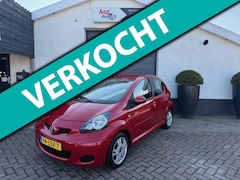Toyota Aygo - 1.0-12V Aspiration Red