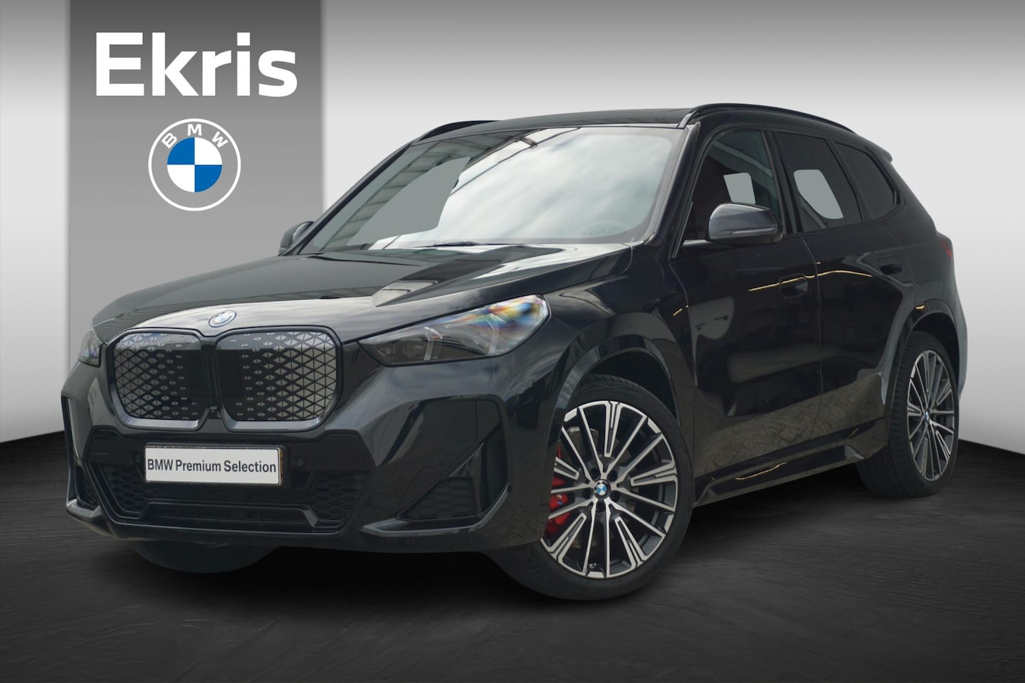 BMW iX1 - eDrive20 M Sportpakket Pro 19'' / Panoramadak / Harman Kardon / Stuurwielrand verwarmd / H - AutoWereld.nl