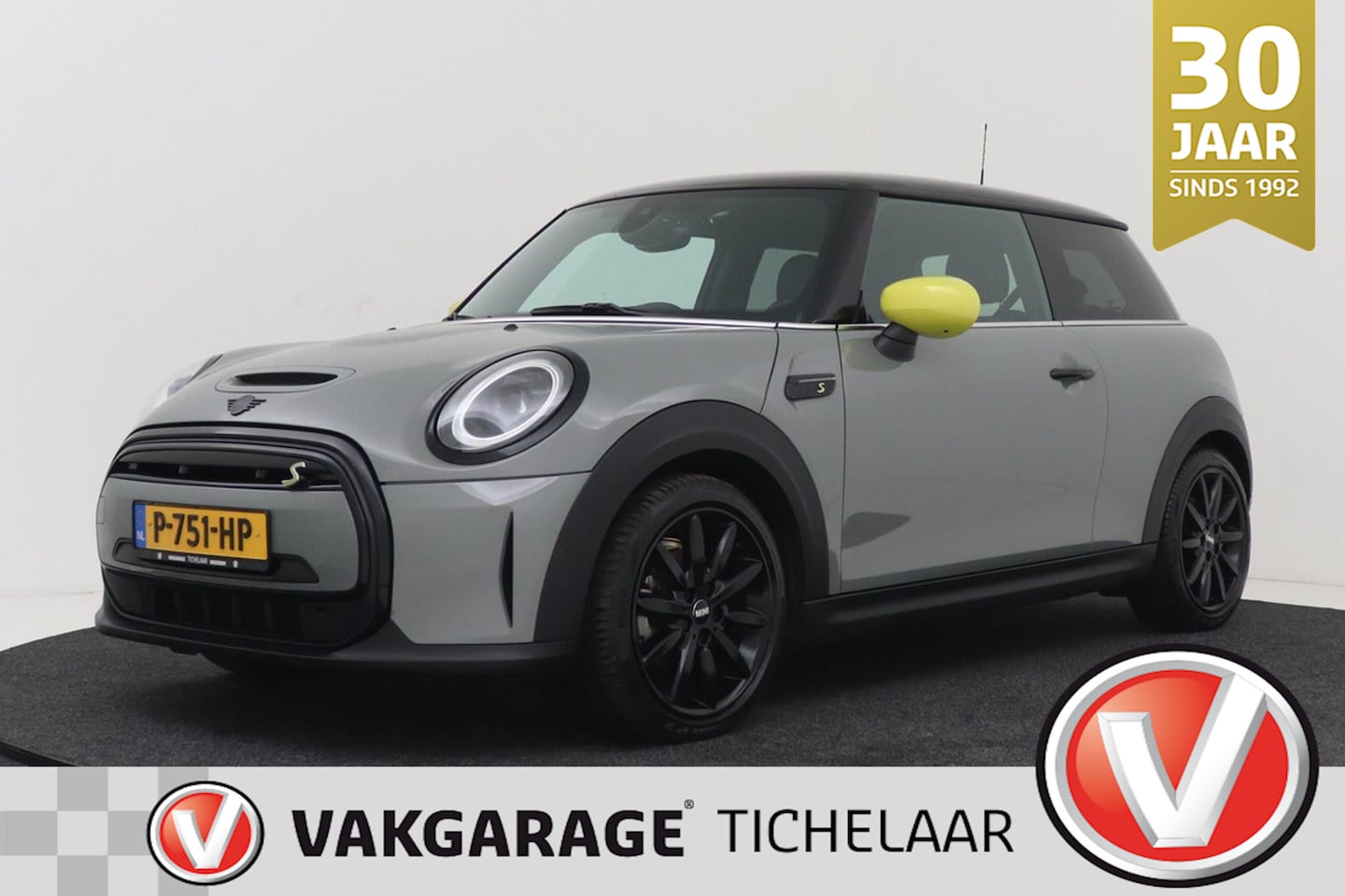 MINI Mini-Electric - MINI Yours 33 kWh | Dealer Ond. | 70.000 KM! | Camera | Climate Control | Stoelverwarming - AutoWereld.nl