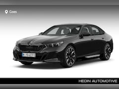 BMW i5 - eDrive40 M Sport Edition 84 kWh M-Sport Pro | Panoramadak | Trekhaak | Innovation Pack