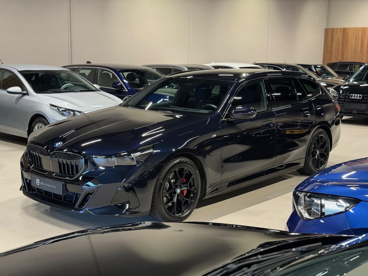 BMW 5-serie Touring - 530e M-Sport Pro, Shadow Line, Laser Led, Hud, 360 Cam, Leder, Apple Carplay, Android Auto - AutoWereld.nl