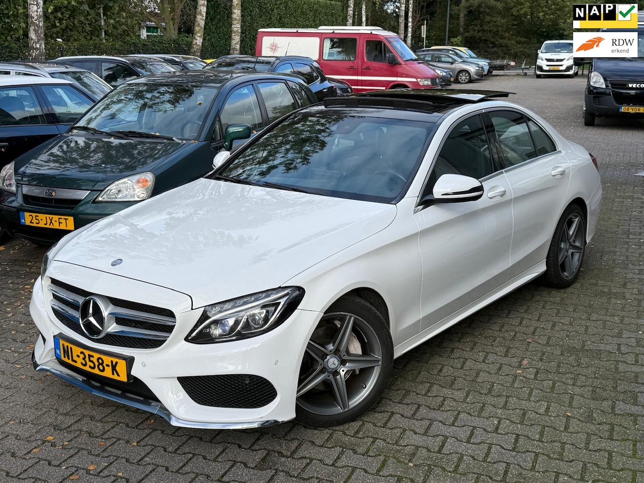 Mercedes-Benz C-klasse - 220 CDI AMG PAKKET *PANORAMADAK* Leder/Navigatie 170pk!! - AutoWereld.nl