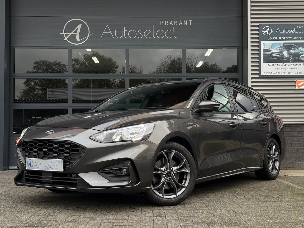 Ford Focus Wagon - 1.0 EcoBoost ST Line Cruise Navi LED - AutoWereld.nl