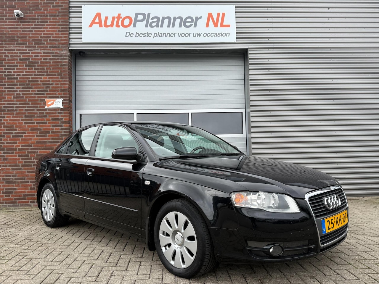 Audi A4 Limousine - 2.0 TDI! Automaat! Clima! Cruise! PDC! - AutoWereld.nl