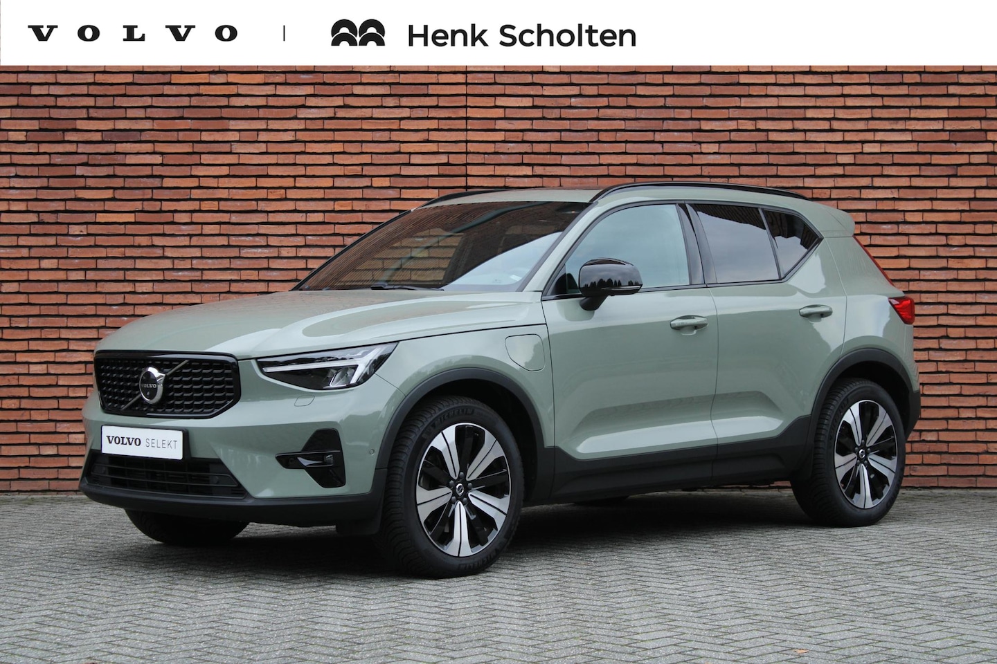 Volvo XC40 - T4 Plug-in hybrid Ultimate Dark | Panoramadak | 360 Graden Camera | Elektrisch Verstelbare - AutoWereld.nl