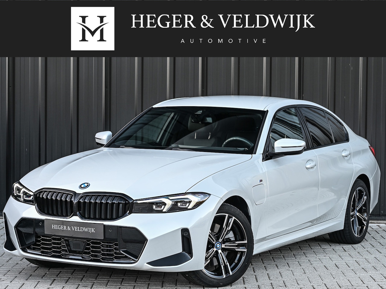 BMW 3-serie - 330e | M-SPORT | SPORT SEATS | AMBIANCE INTERIEUR | ACTIVE CRUISE | DAB+ | HIFI SOUND | SH - AutoWereld.nl