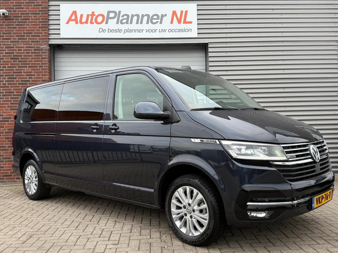 Volkswagen Transporter - 2.0 TDI L2H1! Bulli! DC! Virtual! - AutoWereld.nl