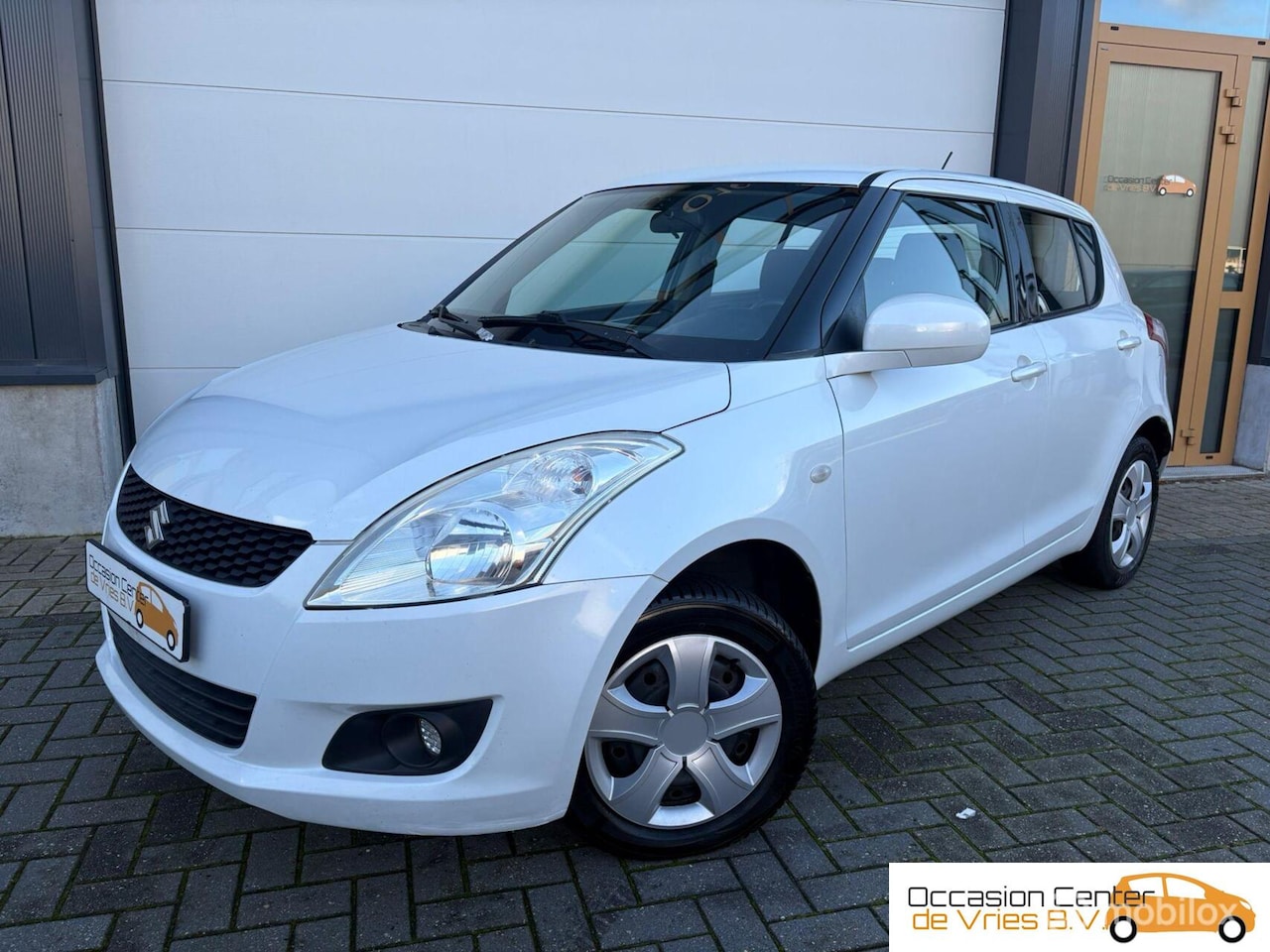 Suzuki Swift - 1.2 4x4 AircoElektrPakketStoelverwarmdBluetooth - AutoWereld.nl