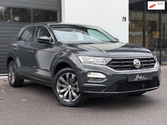 Volkswagen T-Roc - 1.5 TSI Style Business Automaat | Trekhaak