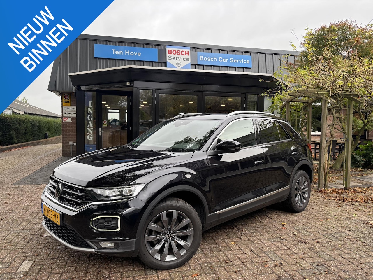 Volkswagen T-Roc - 1.5 TSI Sport|ACC|Trekhaak|Camera|App-Connect - AutoWereld.nl