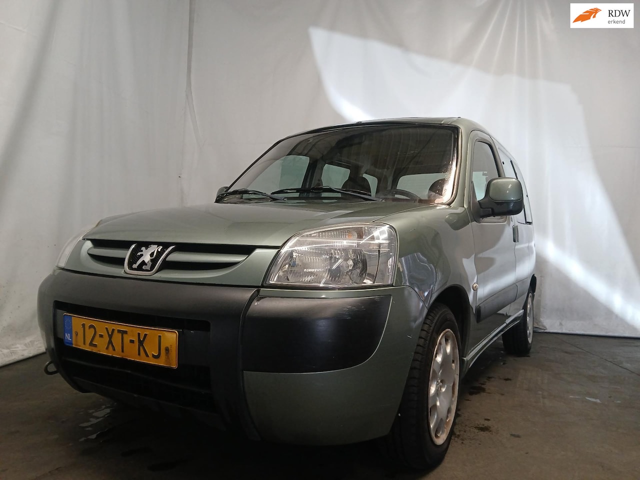 Peugeot Partner MPV - 1.6-16V XT - Rechter Zijschade - AutoWereld.nl