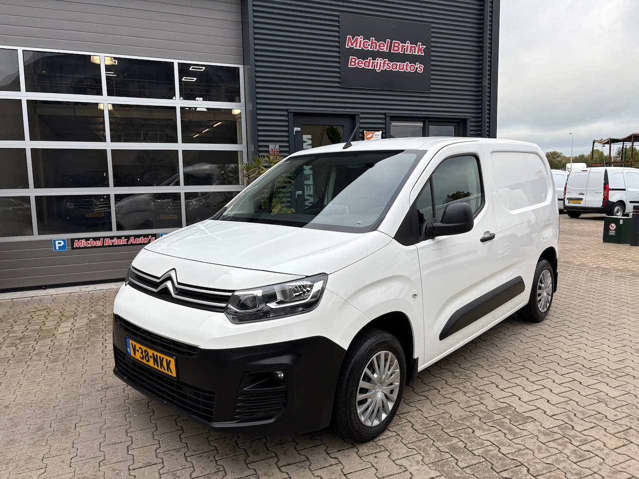 Citroën Berlingo - 1.2 PureTech Club Benzine 3 Zits - AutoWereld.nl