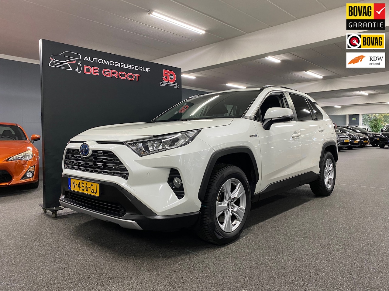 Toyota RAV4 - 2.5 Hybrid Active/ Automaat/ Achteruitrijcamera/ Trekhaak/ Apple Carplay/ Android - AutoWereld.nl
