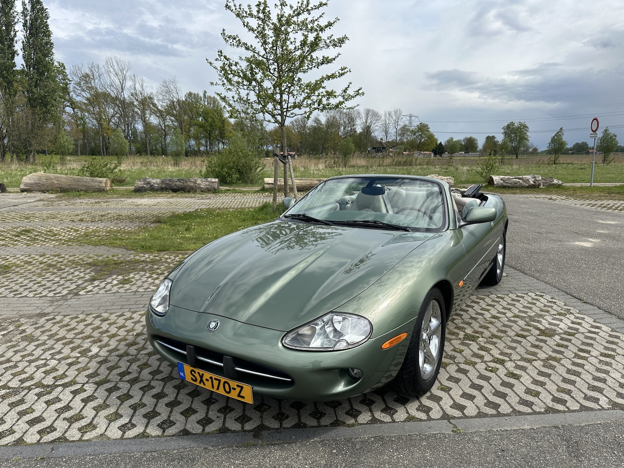 Jaguar XK8 - 4.0 V8 Convertible 4.0 V8 Convertible - AutoWereld.nl