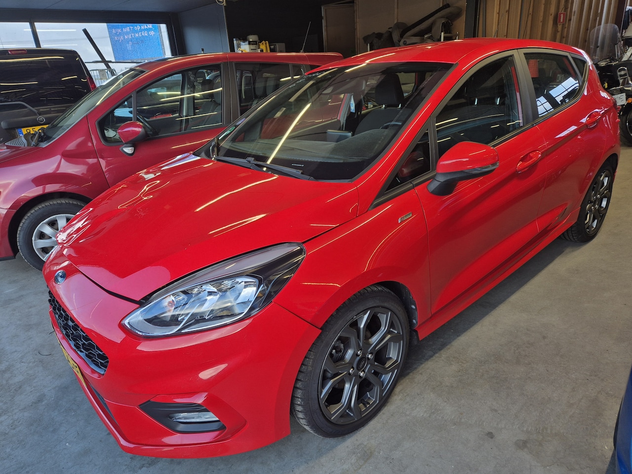 Ford Fiesta - 1.0 EcoBoost ST-Line voorschade rijdbaar - AutoWereld.nl